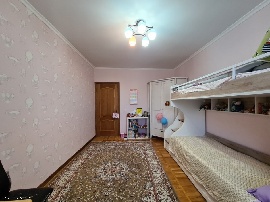 3-комнатная квартира по Навои напротив Орбиты 2