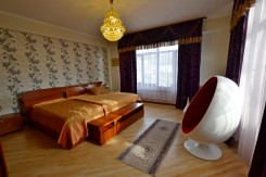 5 комнатный коттедж возле парка М. Горького и ВОАД.