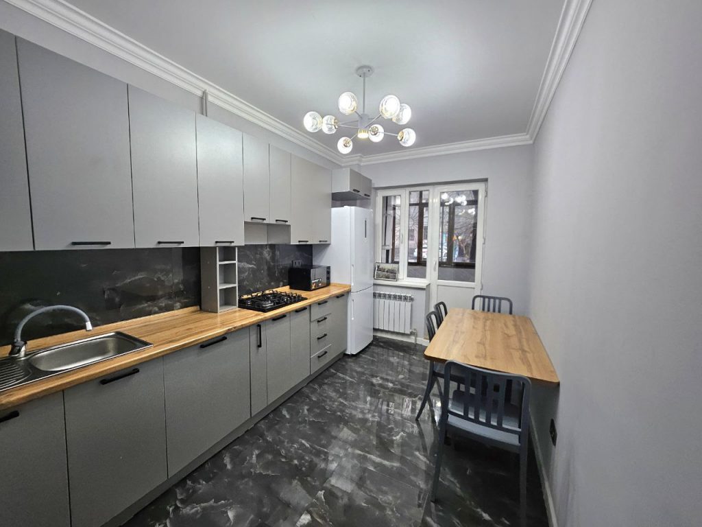 2-комнатная квартира 53 м² 1/5 Тлендиева/Толе Би